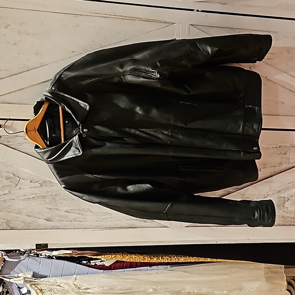 Harbor Bay Other - Harbor Bay Men's 3X/BIG leather bomber jacket. Great condition.
